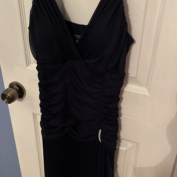 Enfocus studio floor length Navy blue prom style dress with rhinestone pin - Picture 2 of 4